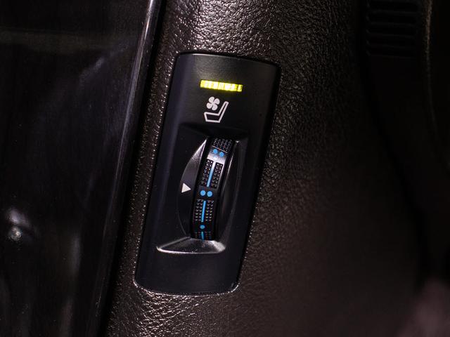 クラウン ２．５アスリート　アニバーサリーエディション　後期型（禁煙車）（特別仕様車）（専用黒本革シート）（新品２０インチアルミ）（新品タイヤ）（フルエアロ）（クリアランスソナー）専用インテリア＆エクステリア　Ｂｌｕｅｔｏｏｔｈ対応　レギュラーガソリン仕様（38枚目）