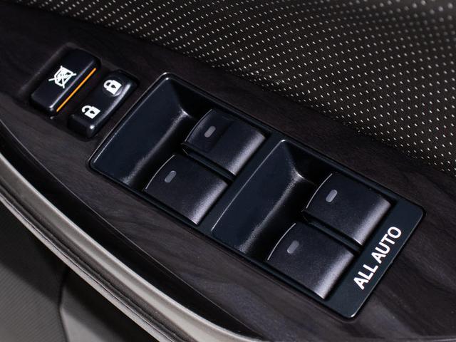 クラウン ２．５アスリート　アニバーサリーエディション　後期型（禁煙車）（特別仕様車）（専用黒本革シート）（新品２０インチアルミ）（新品タイヤ）（フルエアロ）（クリアランスソナー）専用インテリア＆エクステリア　Ｂｌｕｅｔｏｏｔｈ対応　レギュラーガソリン仕様（47枚目）