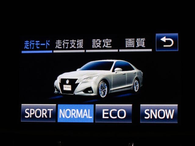 クラウンハイブリッド アスリートＳ　Ｊ－フロンティアリミテッド　後期型（禁煙車）（特別仕様車）（オプション１８インチアルミ）（トヨタセーフティセンス）衝突軽減ブレーキ　踏み間違い防止機能　車線逸脱抑制ＬＤＡ　レーダークルーズ　専用インテリア＆エクステリア（41枚目）