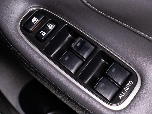 クラウンハイブリッド アスリートＳ　Ｊ－フロンティアリミテッド　後期型（禁煙車）（特別仕様車）（オプション１８インチアルミ）（トヨタセーフティセンス）衝突軽減ブレーキ　踏み間違い防止機能　車線逸脱抑制ＬＤＡ　レーダークルーズ　専用インテリア＆エクステリア（48枚目）