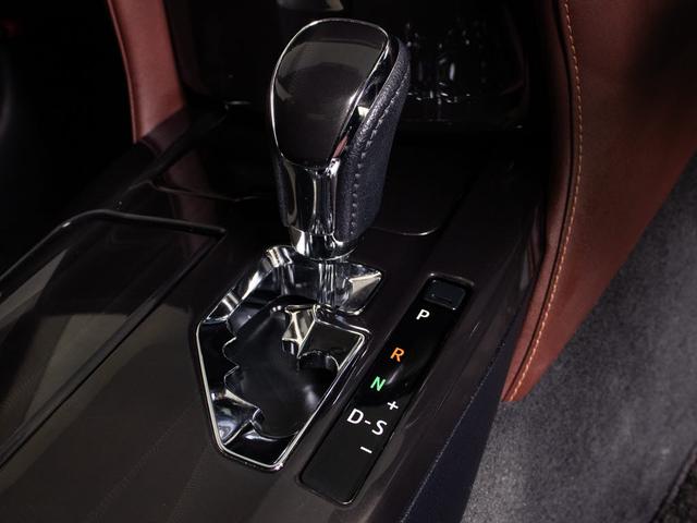 クラウンハイブリッド アスリートＳ　（禁煙車）（黒本革シート）（新品２０インチアルミ）（新品タイヤ）（フルエアロ）（衝突軽減ブレーキ）（踏み間違い防止機能）レーダークルーズ　Ｂｌｕｅｔｏｏｔｈ対応　レギュラーガソリン仕様　点検記録簿７枚（41枚目）