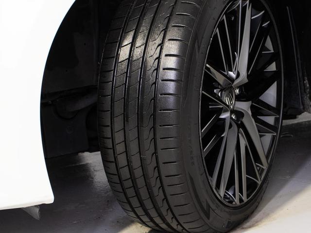 クラウンハイブリッド アスリートＳ　後期型（禁煙車）（サンルーフ）（黒本革シート）（オプション１８インチＡＷ）（トヨタセーフティセンス）衝突軽減ブレーキ　踏み間違い防止機能　レーダークルーズ　オートマチックハイビーム　車線逸脱抑制ＬＤＡ（29枚目）