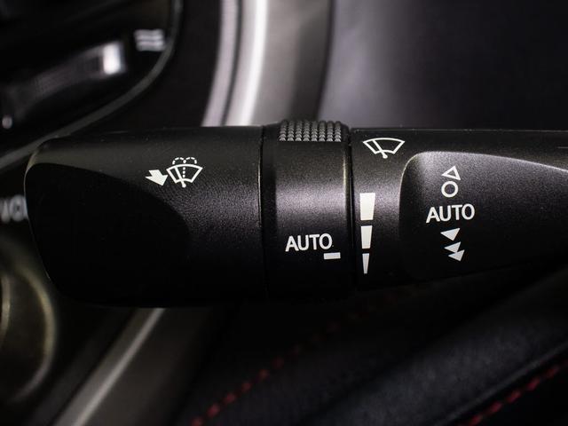 クラウンハイブリッド アスリートＳ　後期型（禁煙車）（サンルーフ）（黒本革シート）（オプション１８インチＡＷ）（トヨタセーフティセンス）衝突軽減ブレーキ　踏み間違い防止機能　レーダークルーズ　オートマチックハイビーム　車線逸脱抑制ＬＤＡ（43枚目）