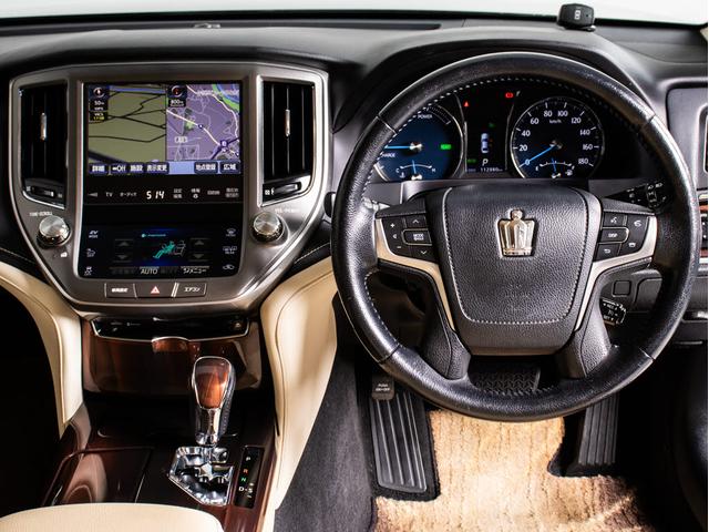 クラウンハイブリッド ロイヤルサルーン　（禁煙車）（ワンオーナー）ＨＤＤマルチナビ　Ｂｌｕｅｔｏｏｔｈ対応　レギュラーガソリン仕様　シートヒーター　ステアリングヒーター　記録簿７枚　カラーバックカメラ　ＨＩＤヘッドライト　ＬＥＤフォグランプ（29枚目）