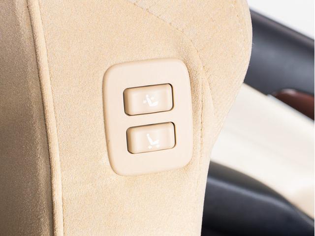 クラウンハイブリッド ロイヤルサルーン　（禁煙車）（ワンオーナー）ＨＤＤマルチナビ　Ｂｌｕｅｔｏｏｔｈ対応　レギュラーガソリン仕様　シートヒーター　ステアリングヒーター　記録簿７枚　カラーバックカメラ　ＨＩＤヘッドライト　ＬＥＤフォグランプ（34枚目）