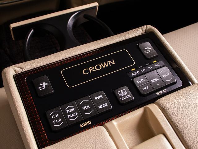 クラウンハイブリッド ロイヤルサルーンＧ　後期型（禁煙車）（ベージュ本革シート）（リヤオートエアコン）Ｂｌｕｅｔｏｏｔｈ対応　レギュラーガソリン仕様　クリアランスソナー　アダプティブハイビーム　ＢＳＭ　シートメモリー　ＳＤマルチ　バックカメラ（7枚目）