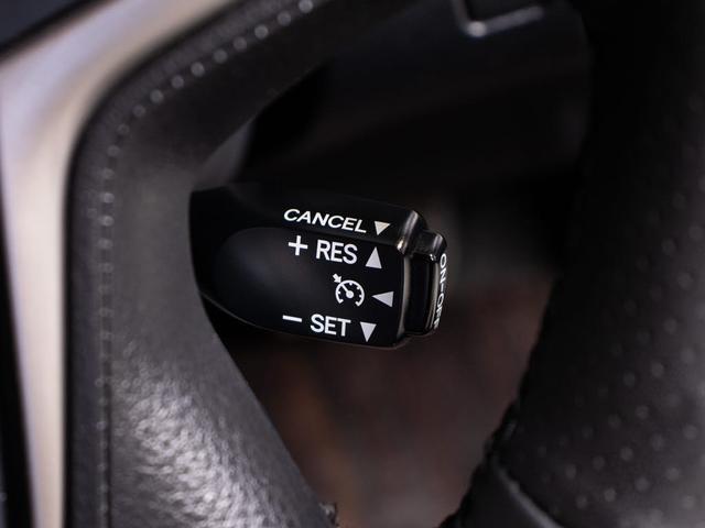 クラウンハイブリッド ロイヤルサルーンＧ　後期型（禁煙車）（ベージュ本革シート）（リヤオートエアコン）Ｂｌｕｅｔｏｏｔｈ対応　レギュラーガソリン仕様　クリアランスソナー　アダプティブハイビーム　ＢＳＭ　シートメモリー　ＳＤマルチ　バックカメラ（39枚目）