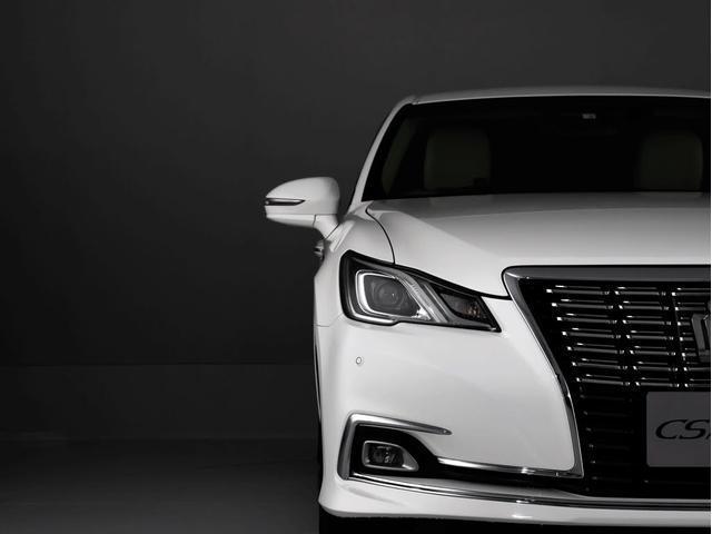 クラウンハイブリッド ロイヤルサルーン　後期型（禁煙車）（オプション１７インチアルミ）（トヨタセーフティセンス）（衝突軽減ブレーキ）（車線逸脱抑制機能ＬＤＡ）レーダークルーズ　オートマチックハイビーム　Ｂｌｕｅｔｏｏｈ対応　レギュラー仕様（24枚目）