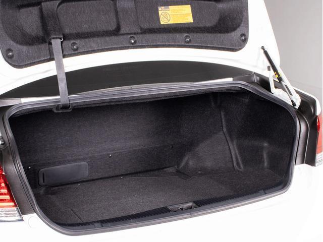 クラウンハイブリッド ロイヤルサルーン　後期型（禁煙車）（オプション１７インチアルミ）（トヨタセーフティセンス）（衝突軽減ブレーキ）（車線逸脱抑制機能ＬＤＡ）レーダークルーズ　オートマチックハイビーム　Ｂｌｕｅｔｏｏｈ対応　レギュラー仕様（29枚目）