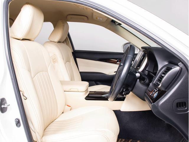 クラウンハイブリッド ロイヤルサルーン　後期型（禁煙車）（オプション１７インチアルミ）（トヨタセーフティセンス）（衝突軽減ブレーキ）（車線逸脱抑制機能ＬＤＡ）レーダークルーズ　オートマチックハイビーム　Ｂｌｕｅｔｏｏｈ対応　レギュラー仕様（33枚目）
