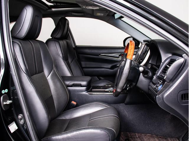 クラウンハイブリッド アスリートG (禁煙車)(サンルーフ)(黒本革シート)(オプション18インチアルミ)(TEIN車高調)(フルエアロ)ウッドコンビハンドル アダプティブハイビーム シートメモリー エアシート Bluetooth対応(28枚目)