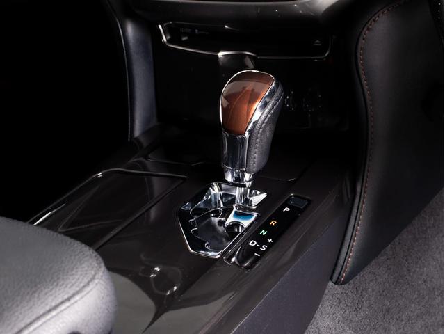 クラウンハイブリッド アスリートG (禁煙車)(サンルーフ)(黒本革シート)(オプション18インチアルミ)(TEIN車高調)(フルエアロ)ウッドコンビハンドル アダプティブハイビーム シートメモリー エアシート Bluetooth対応(34枚目)