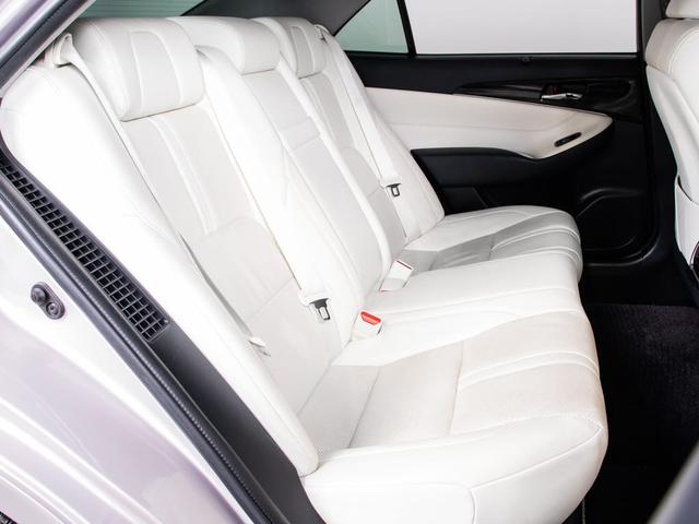 クラウンハイブリッド アスリートG 後期型「仄ローズメタリックオパール」(禁煙車)(白本革シート)(オプション18インチAW)(衝突軽減ブレーキ)(踏み間違い防止機能)(フルエアロ)レーダークルーズ 記録簿9枚 Bluetooth(35枚目)