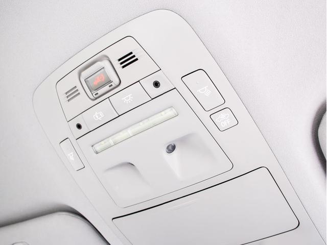 クラウンハイブリッド アスリートG 後期型「仄ローズメタリックオパール」(禁煙車)(白本革シート)(オプション18インチAW)(衝突軽減ブレーキ)(踏み間違い防止機能)(フルエアロ)レーダークルーズ 記録簿9枚 Bluetooth(48枚目)