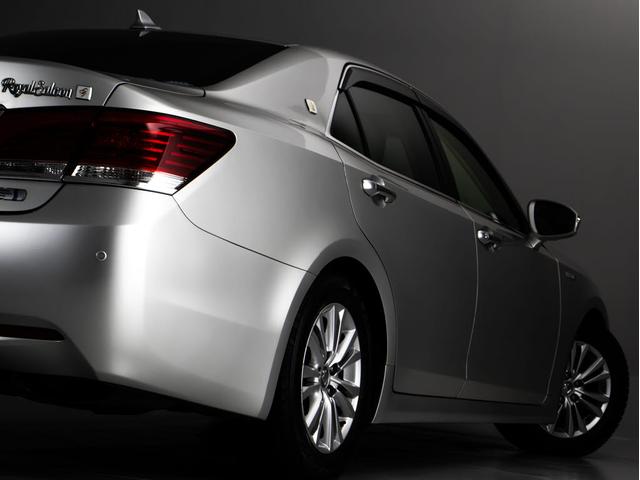 TOYOTA CROWN HYBRID ROYAL SALOON G