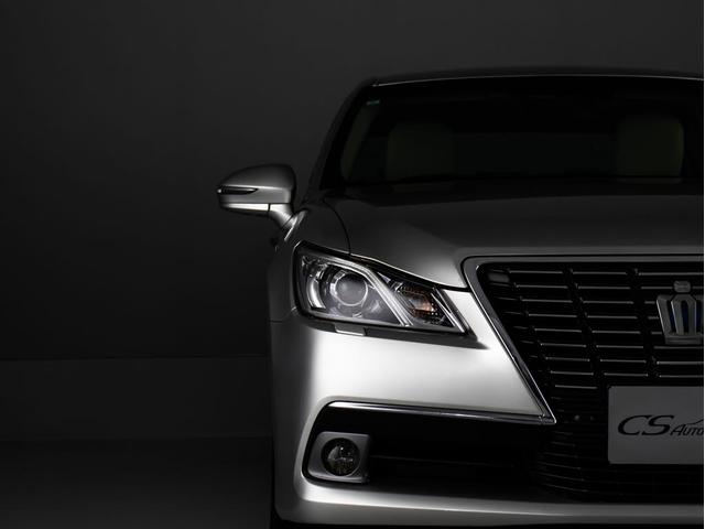 TOYOTA CROWN HYBRID ROYAL SALOON G
