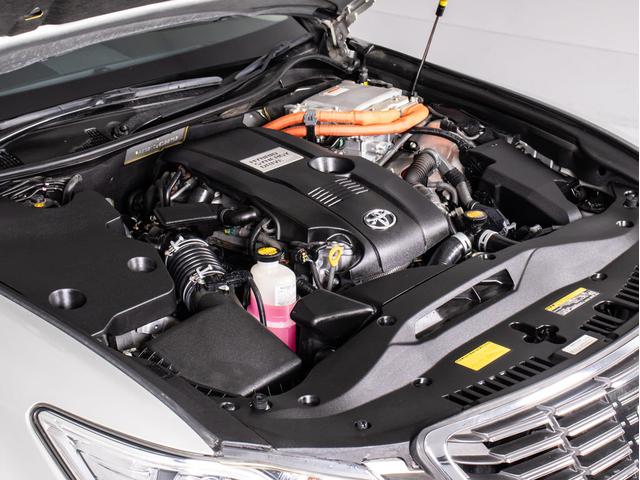 TOYOTA CROWN HYBRID ROYAL SALOON G