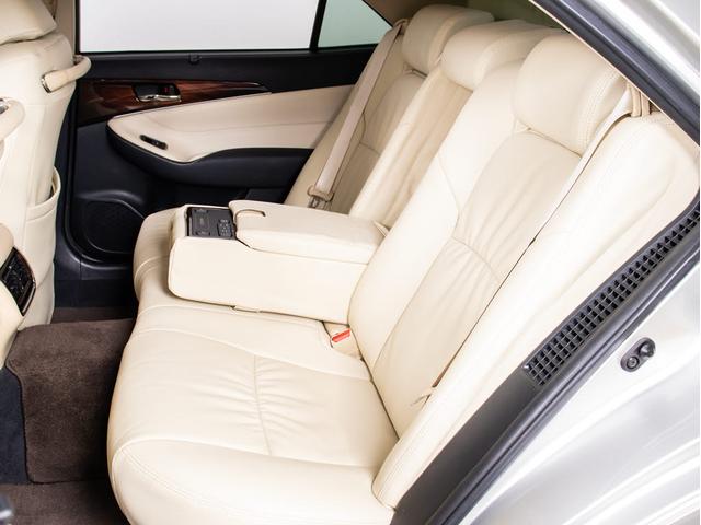 TOYOTA CROWN HYBRID ROYAL SALOON G