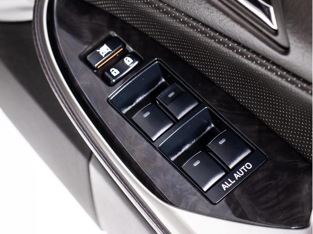 クラウン 2.5アスリート アニバーサリーエディション 後期型(禁煙車)(特別仕様車)(専用黒本革シート)(クリアランスソナー)HDDマルチナビ Bluetooth対応 レギュラーガソリン仕様 バックカメラ&サイドカメラ エアシート シートメモリー(41枚目)