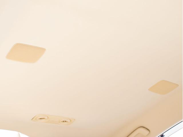 クラウンハイブリッド ロイヤルサルーンG (禁煙車)(プレミアムサウンドシステム)(オプション17インチAW)(フラクセン本革シート)(パノラミックビューモニター)(衝突軽減ブレーキ)(踏み間違い防止機能)レーダークルーズ イージークローザー(5枚目)