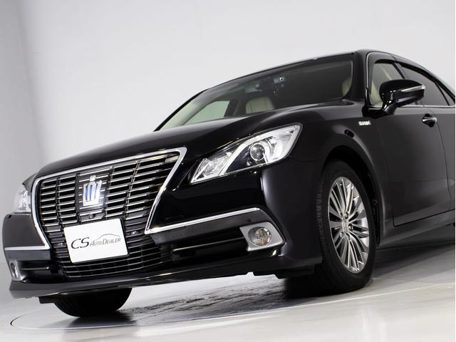 クラウンハイブリッド ロイヤルサルーンG (禁煙車)(プレミアムサウンドシステム)(オプション17インチAW)(フラクセン本革シート)(パノラミックビューモニター)(衝突軽減ブレーキ)(踏み間違い防止機能)レーダークルーズ イージークローザー(7枚目)