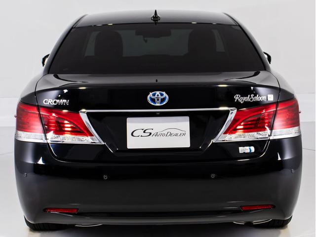 クラウンハイブリッド ロイヤルサルーンG (禁煙車)(プレミアムサウンドシステム)(オプション17インチAW)(フラクセン本革シート)(パノラミックビューモニター)(衝突軽減ブレーキ)(踏み間違い防止機能)レーダークルーズ イージークローザー(18枚目)