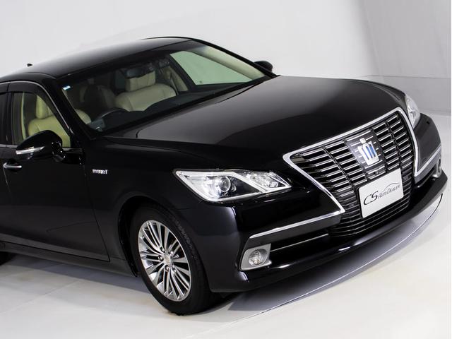 クラウンハイブリッド ロイヤルサルーンG (禁煙車)(プレミアムサウンドシステム)(オプション17インチAW)(フラクセン本革シート)(パノラミックビューモニター)(衝突軽減ブレーキ)(踏み間違い防止機能)レーダークルーズ イージークローザー(24枚目)