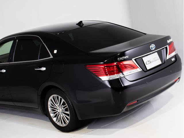 クラウンハイブリッド ロイヤルサルーンG (禁煙車)(プレミアムサウンドシステム)(オプション17インチAW)(フラクセン本革シート)(パノラミックビューモニター)(衝突軽減ブレーキ)(踏み間違い防止機能)レーダークルーズ イージークローザー(25枚目)