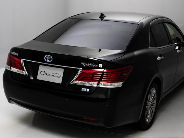 クラウンハイブリッド ロイヤルサルーンG (禁煙車)(プレミアムサウンドシステム)(オプション17インチAW)(フラクセン本革シート)(パノラミックビューモニター)(衝突軽減ブレーキ)(踏み間違い防止機能)レーダークルーズ イージークローザー(28枚目)