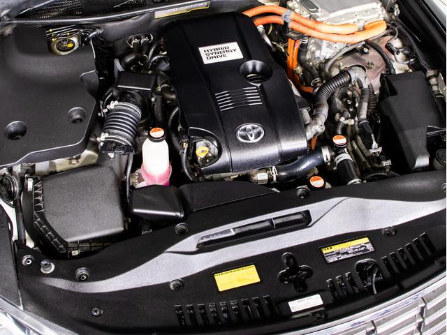 クラウンハイブリッド ロイヤルサルーンG (禁煙車)(プレミアムサウンドシステム)(オプション17インチAW)(フラクセン本革シート)(パノラミックビューモニター)(衝突軽減ブレーキ)(踏み間違い防止機能)レーダークルーズ イージークローザー(31枚目)