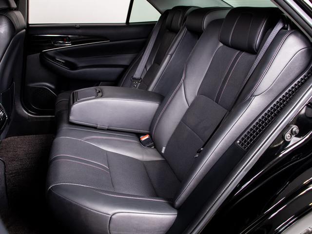 クラウンハイブリッド アスリートG 後席モニター 後期型(禁煙車)(黒本革シート)(オプション18インチアルミ)(フルエアロ)(衝突軽減ブレーキ)(踏み間違い防止機能)レーダークルーズ パーキングアシスト Bluetooth SDマルチ(8枚目)