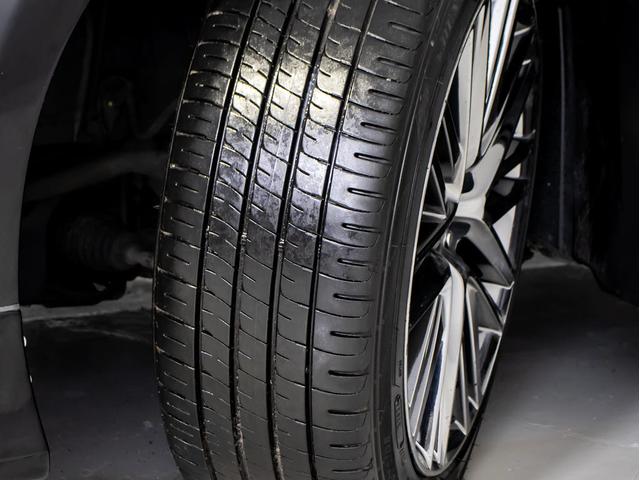 クラウンハイブリッド アスリートG 後席モニター 後期型(禁煙車)(黒本革シート)(オプション18インチアルミ)(フルエアロ)(衝突軽減ブレーキ)(踏み間違い防止機能)レーダークルーズ パーキングアシスト Bluetooth SDマルチ(29枚目)