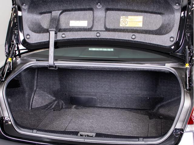 クラウンハイブリッド アスリートG 後席モニター 後期型(禁煙車)(黒本革シート)(オプション18インチアルミ)(フルエアロ)(衝突軽減ブレーキ)(踏み間違い防止機能)レーダークルーズ パーキングアシスト Bluetooth SDマルチ(31枚目)