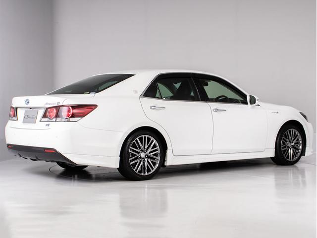 クラウンハイブリッド アスリートＳ　Ｊ－フロンティアリミテッド　後期型（特別仕様）（オプション１８インチアルミ）（フルエアロ）（セーフティセンス）（記録簿７枚）専用インテリア＆エクステリア　衝突軽減ブレーキ　踏み間違い防止機能　車線逸脱抑制ＬＤＡ　専用ハーフレザー（13枚目）