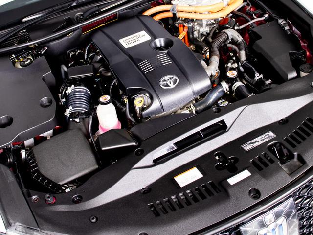 クラウンハイブリッド アスリートＳ　Ｊ－フロンティアリミテッド　後期型（特別仕様）（オプション１８インチアルミ）（フルエアロ）（セーフティセンス）（記録簿７枚）専用インテリア＆エクステリア　衝突軽減ブレーキ　踏み間違い防止機能　車線逸脱抑制ＬＤＡ　専用ハーフレザー（30枚目）