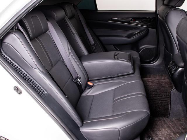 クラウンハイブリッド アスリートＳ　（禁煙車）（黒本革シート）（フルエアロ）（オプション１８インチアルミ）エアシート　シートヒーター　Ｂｌｕｔｏｏｔｈ対応　レギュラーガソリン仕様　ステアリングヒーター　ＨＤＤマルチ　カラーバックカメラ（31枚目）