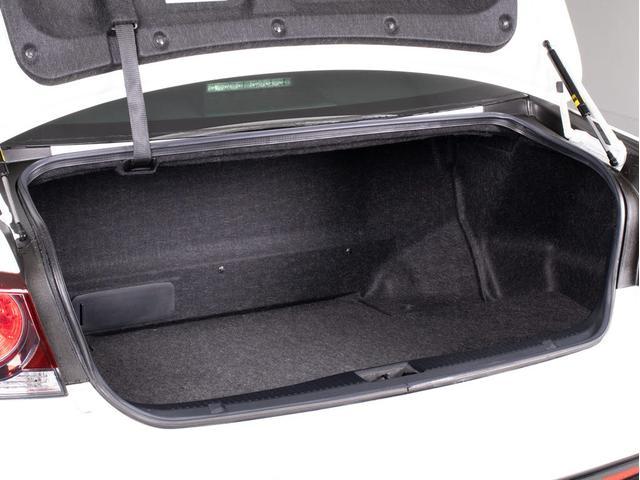 クラウンハイブリッド アスリートＳ　Ｊ－フロンティア　後期型（禁煙車）（純正１８インチアルミ）（専用ハーフレザー）（セーフティセンス）衝突軽減ブレーキ　踏み間違い防止機能　車線逸脱抑制ＬＤＡ　レーダークルーズ　オートマチックハイビーム　専用内外装（24枚目）