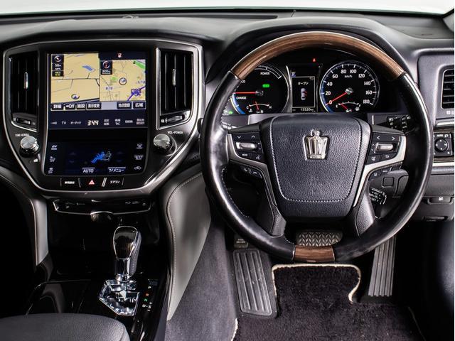 クラウンハイブリッド アスリートＳ　Ｊ－フロンティア　後期型（禁煙車）（純正１８インチアルミ）（専用ハーフレザー）（セーフティセンス）衝突軽減ブレーキ　踏み間違い防止機能　車線逸脱抑制ＬＤＡ　レーダークルーズ　オートマチックハイビーム　専用内外装（26枚目）