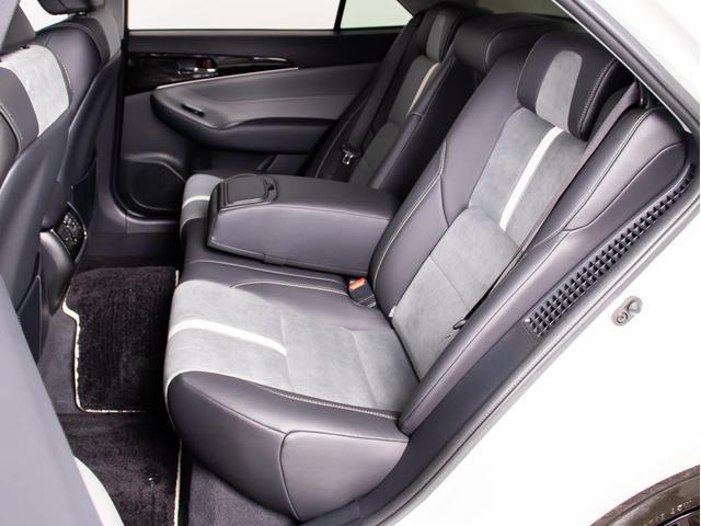 クラウンハイブリッド アスリートＳ　Ｊ－フロンティア　後期型（禁煙車）（純正１８インチアルミ）（専用ハーフレザー）（セーフティセンス）衝突軽減ブレーキ　踏み間違い防止機能　車線逸脱抑制ＬＤＡ　レーダークルーズ　オートマチックハイビーム　専用内外装（30枚目）