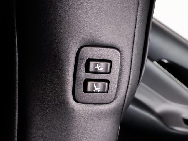 クラウンハイブリッド アスリートＳ　Ｊ－フロンティア　後期型（禁煙車）（純正１８インチアルミ）（専用ハーフレザー）（セーフティセンス）衝突軽減ブレーキ　踏み間違い防止機能　車線逸脱抑制ＬＤＡ　レーダークルーズ　オートマチックハイビーム　専用内外装（35枚目）