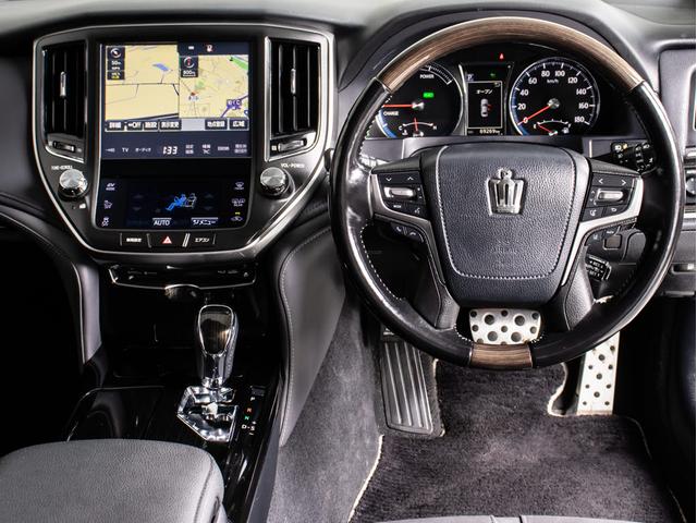 クラウンハイブリッド アスリートS J-フロンティアリミテッド 後期型(特別仕様車)(オプション18インチアルミ)(フルエアロ)(トヨタセーフティセンス)(点検記録簿6枚)衝突軽減ブレーキ 踏み間違い防止機能 車線逸脱抑制LDA レーダークルーズ 専用内外装(11枚目)