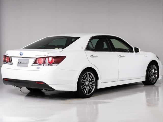 クラウンハイブリッド アスリートS J-フロンティアリミテッド 後期型(特別仕様車)(オプション18インチアルミ)(フルエアロ)(トヨタセーフティセンス)(点検記録簿6枚)衝突軽減ブレーキ 踏み間違い防止機能 車線逸脱抑制LDA レーダークルーズ 専用内外装(14枚目)