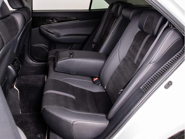 クラウンハイブリッド アスリートS J-フロンティアリミテッド 後期型(特別仕様車)(オプション18インチアルミ)(フルエアロ)(トヨタセーフティセンス)(点検記録簿6枚)衝突軽減ブレーキ 踏み間違い防止機能 車線逸脱抑制LDA レーダークルーズ 専用内外装(34枚目)