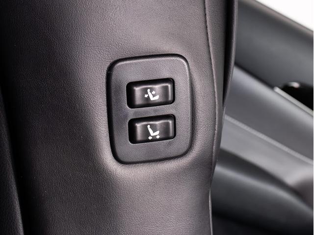 クラウンハイブリッド アスリートS J-フロンティアリミテッド 後期型(特別仕様車)(オプション18インチアルミ)(フルエアロ)(トヨタセーフティセンス)(点検記録簿6枚)衝突軽減ブレーキ 踏み間違い防止機能 車線逸脱抑制LDA レーダークルーズ 専用内外装(35枚目)