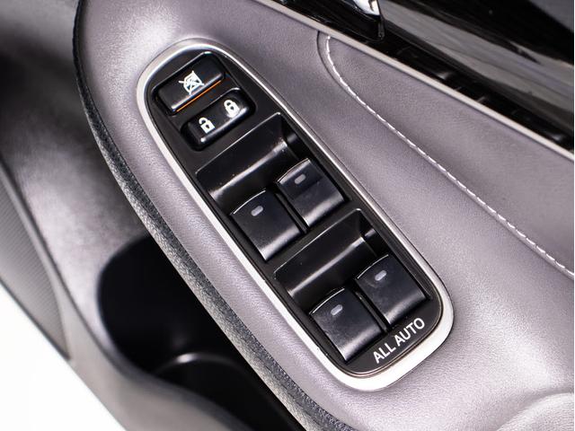 クラウンハイブリッド アスリートS J-フロンティアリミテッド 後期型(特別仕様車)(オプション18インチアルミ)(フルエアロ)(トヨタセーフティセンス)(点検記録簿6枚)衝突軽減ブレーキ 踏み間違い防止機能 車線逸脱抑制LDA レーダークルーズ 専用内外装(37枚目)