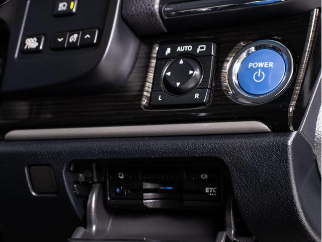 クラウンハイブリッド アスリートS J-フロンティアリミテッド 後期型(特別仕様車)(オプション18インチアルミ)(フルエアロ)(トヨタセーフティセンス)(点検記録簿6枚)衝突軽減ブレーキ 踏み間違い防止機能 車線逸脱抑制LDA レーダークルーズ 専用内外装(40枚目)