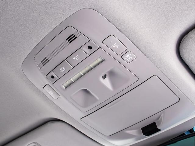 クラウンハイブリッド アスリートS J-フロンティアリミテッド 後期型(特別仕様車)(オプション18インチアルミ)(フルエアロ)(トヨタセーフティセンス)(点検記録簿6枚)衝突軽減ブレーキ 踏み間違い防止機能 車線逸脱抑制LDA レーダークルーズ 専用内外装(45枚目)