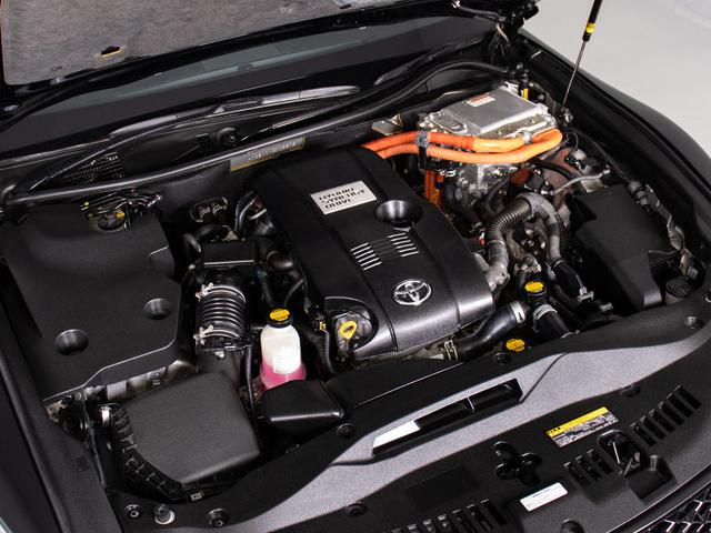 クラウンハイブリッド アスリートG (禁煙車)(黒本革シート)(オプション18インチアルミ)(フルエアロ)(衝突軽減ブレーキ)(踏み間違い防止機能)レーダークルーズ アダプティブハイビーム シートメモリー Bluetooth対応(27枚目)