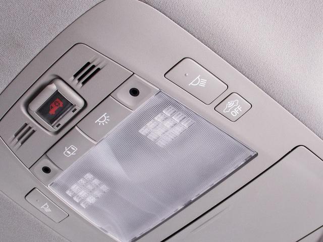 クラウンハイブリッド アスリートG (禁煙車)(黒本革シート)(オプション18インチアルミ)(フルエアロ)(衝突軽減ブレーキ)(踏み間違い防止機能)レーダークルーズ アダプティブハイビーム シートメモリー Bluetooth対応(44枚目)