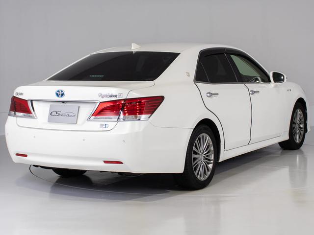 クラウンハイブリッド ロイヤルサルーンG 後期型(禁煙車)(オプション17インチアルミ)(衝突軽減ブレーキ)(踏み間違い防止機能)レーダークルーズ イージークローザー 後席VIP シートメモリー アダプティブハイビーム Bluetooth対応(18枚目)